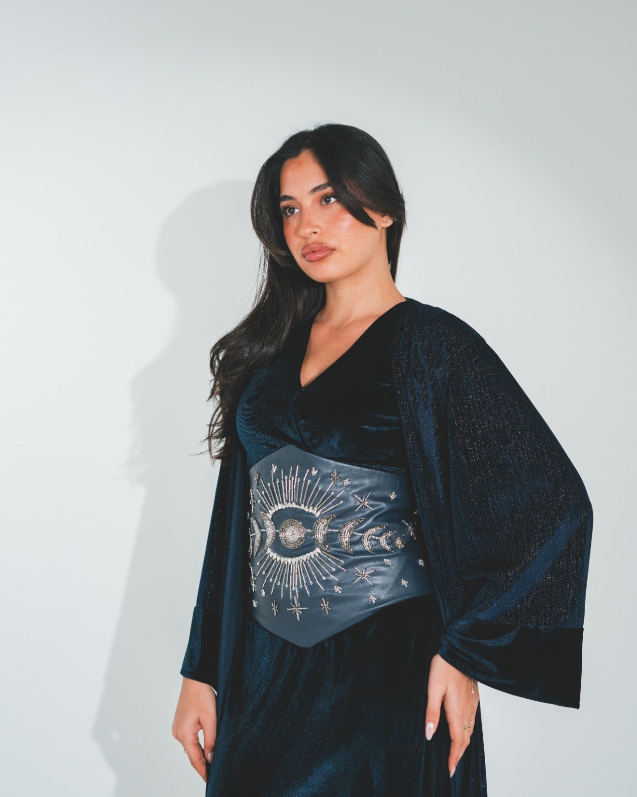 الأزرق الداكن