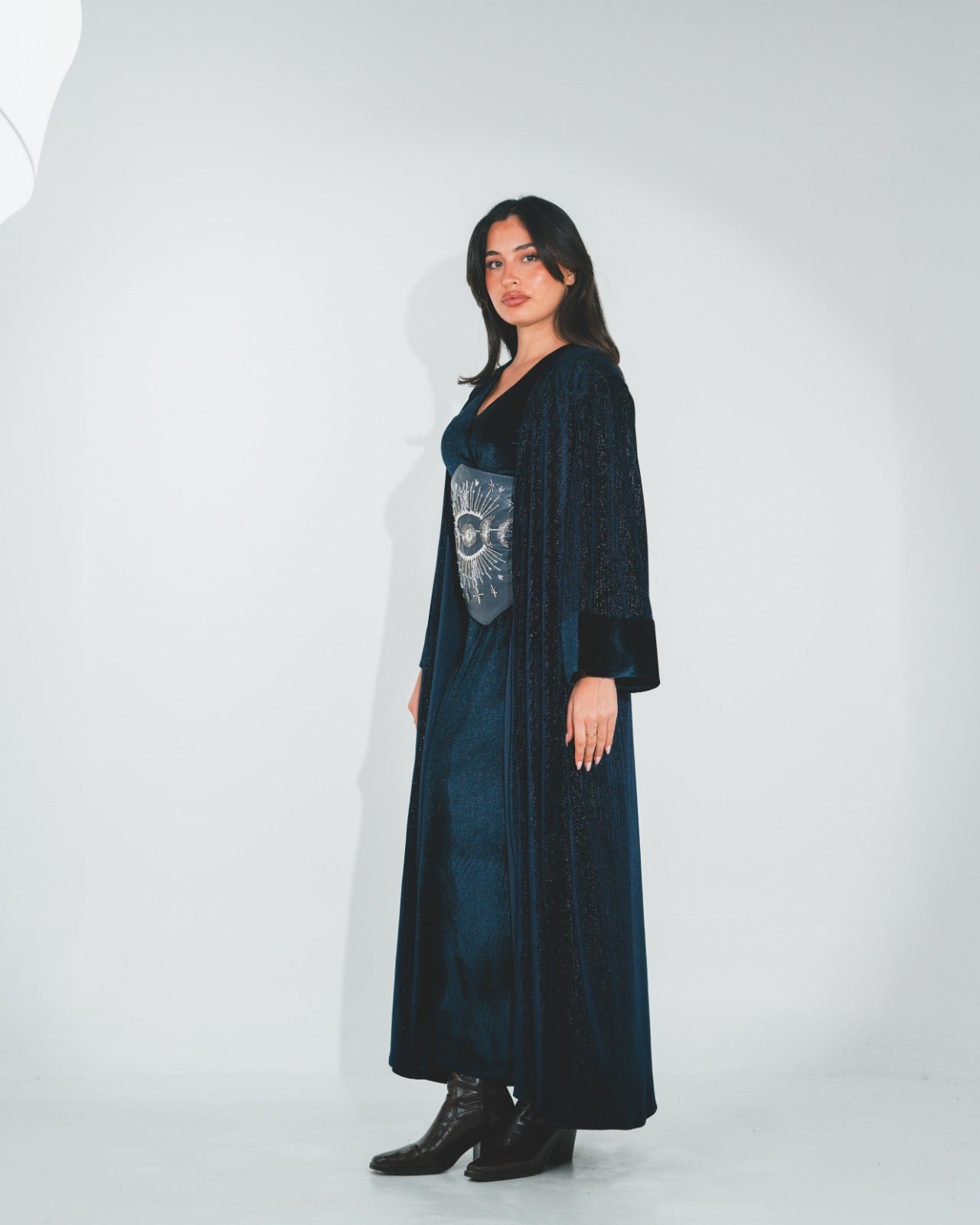 الأزرق الداكن