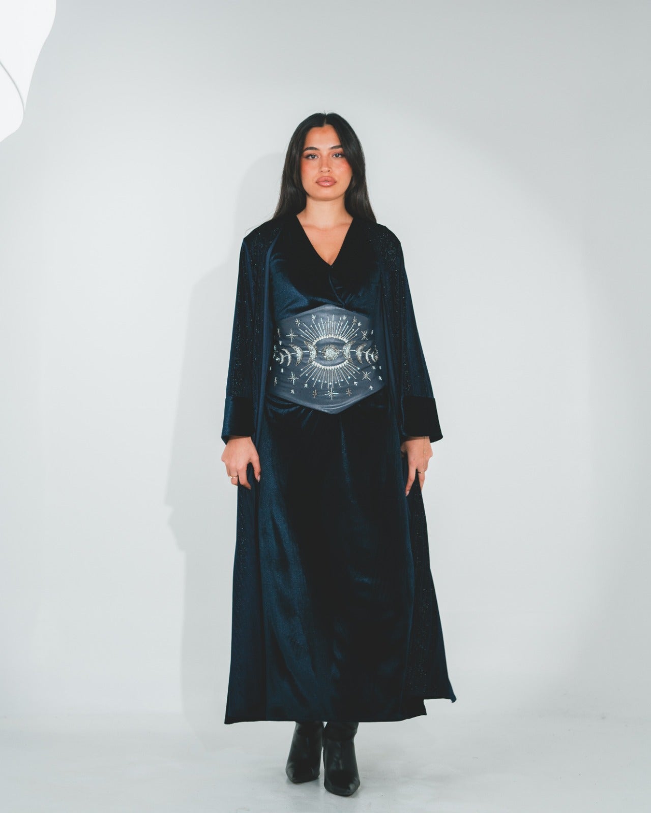 الأزرق الداكن